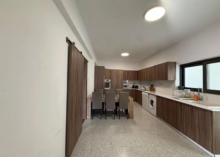 Apartament The Family House