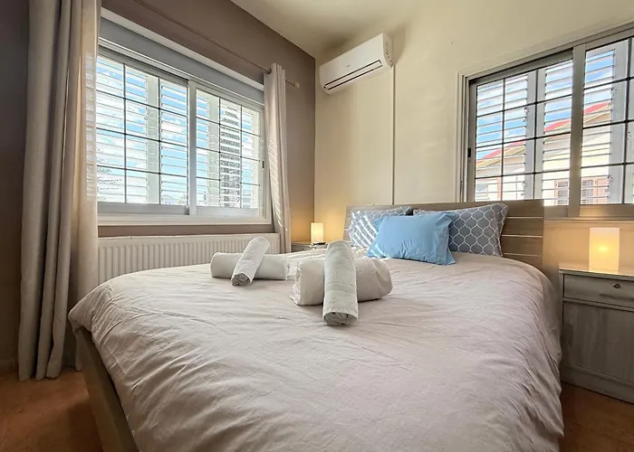 Apartament The Family House Larnaca