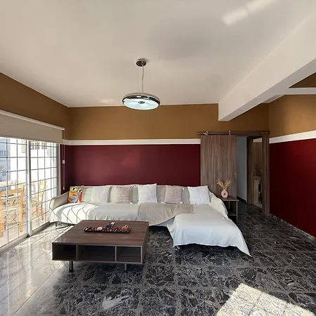 Apartament The Family House